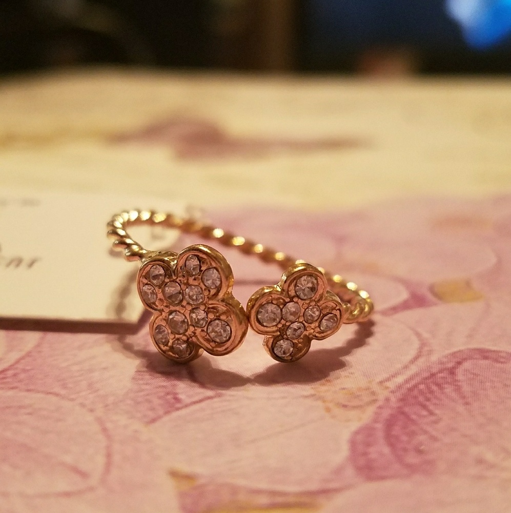 Gold Flower Rope Band Ring - Picture 5 of 8